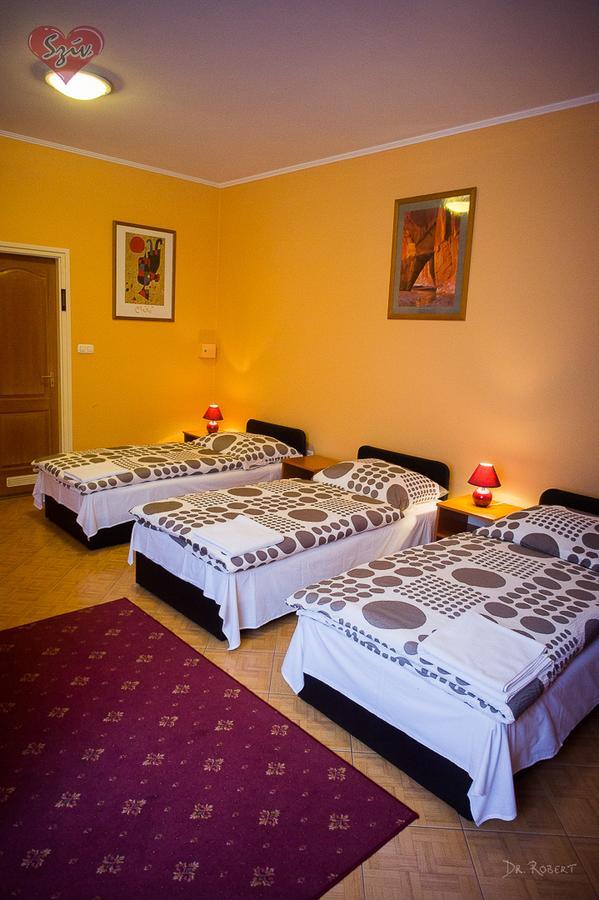 Cívis Szálláshely Debrecen Exterior foto