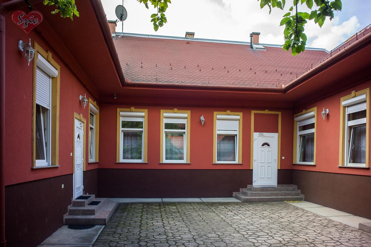 Cívis Szálláshely Debrecen Exterior foto